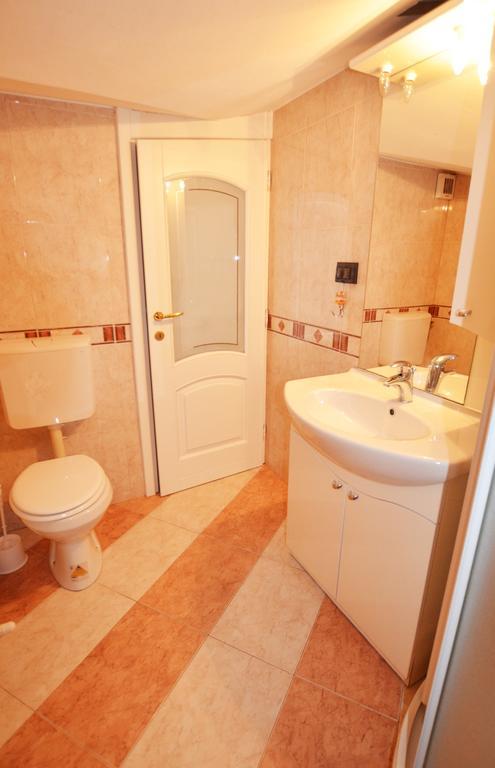 Apartments Sv. Pelegrin ウマグ エクステリア 写真